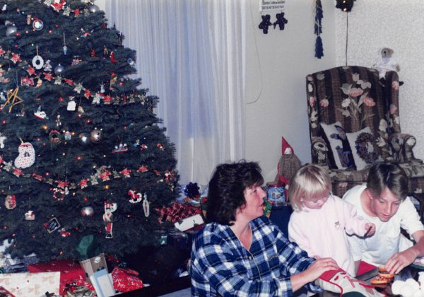 1995-12 Christmas 05-17